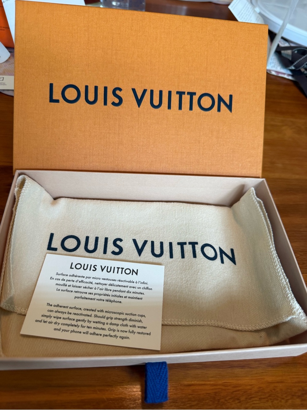 New LV gift box with new cloth satule